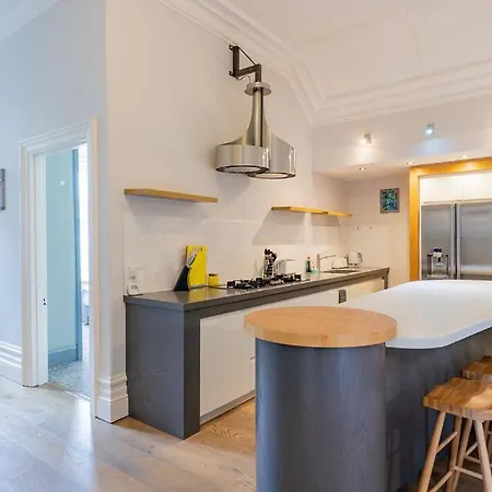 Mortimer Road Apartment