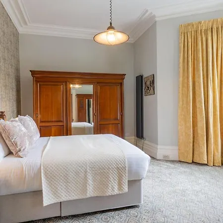 Mortimer Road Apartment Bristol