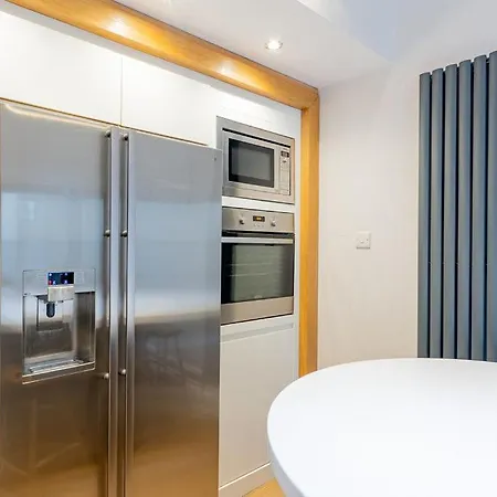 Mortimer Road Apartment