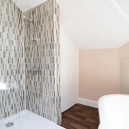 Mortimer Road Apartment